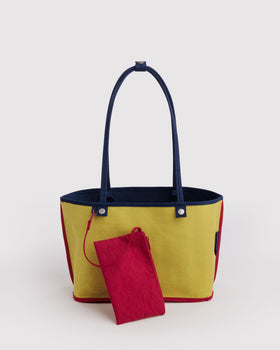 Medium Nylon Reversible Tote Y4