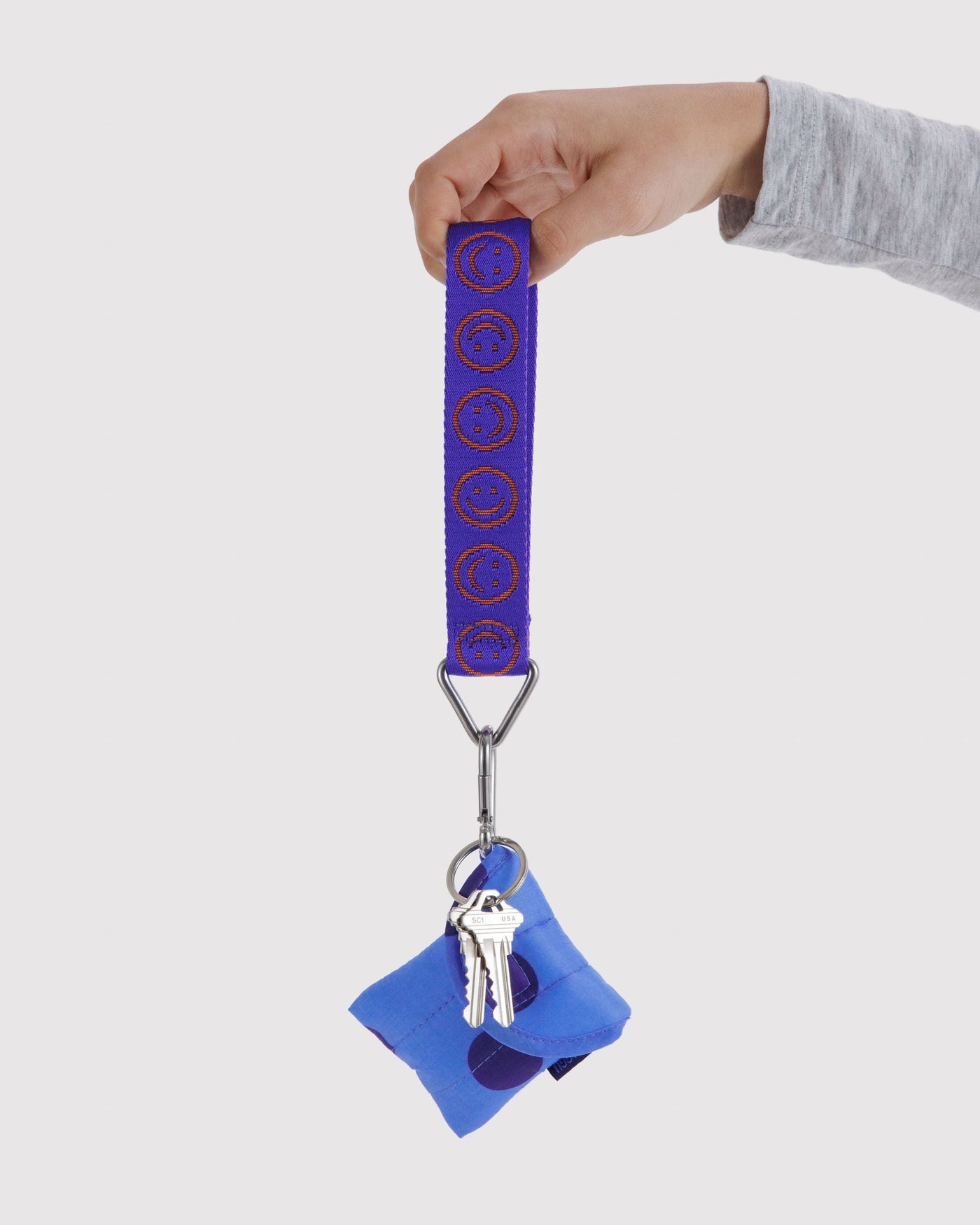 Logo Keychain X7