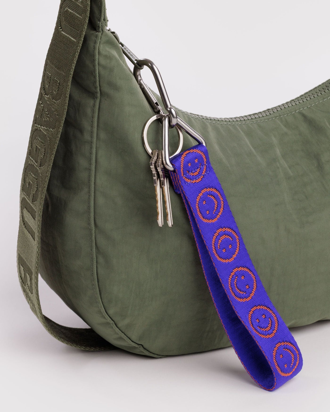 Logo Keychain X7